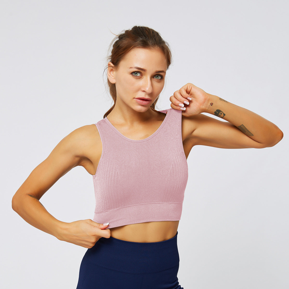 Beautiful back shockproof gathered sports bra